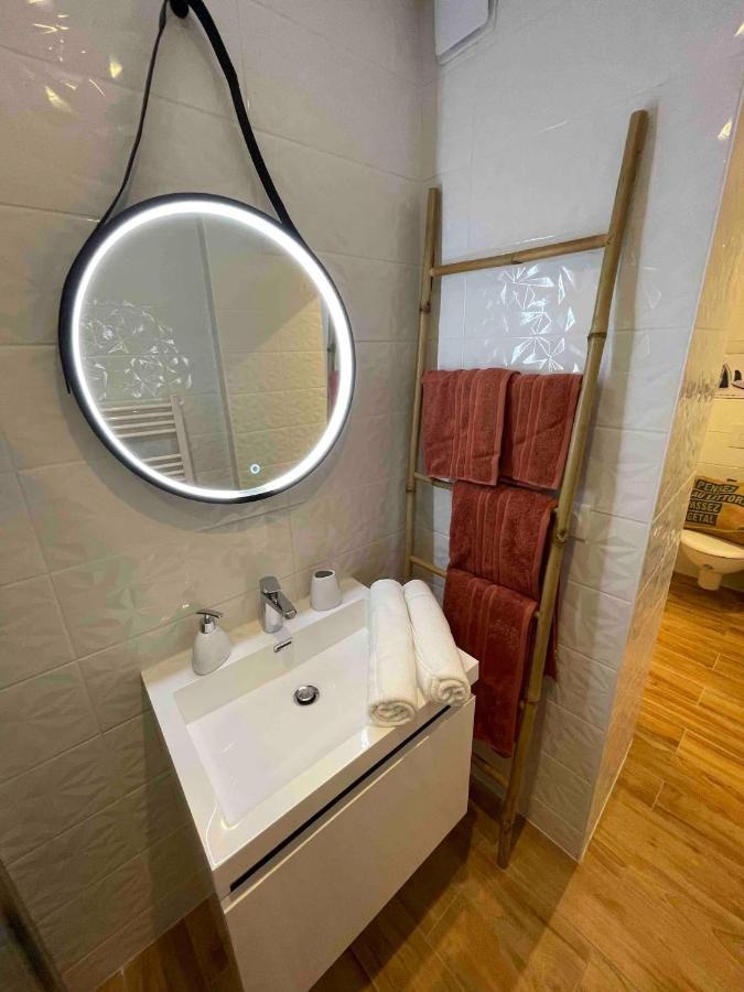 Апартаменты Le Jardin Niortais - Hyper Centre- Proche Gare - Paisible - Grand Jardin Prive, Wifi Hd -Netflix Экстерьер фото